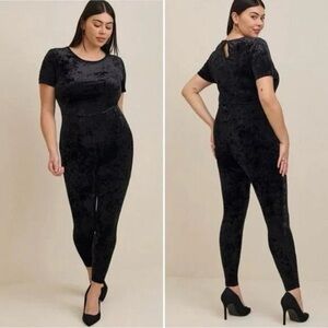 Torrid Full Length Crushed Velvet Short Sleeve Black Catsuit Size 3